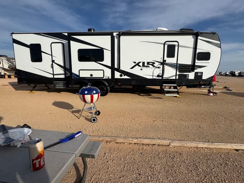 Customer photo review of B & W Trailer Hitches WDHK4502 | 16K Continuum Weight Distribution Hitch Bar Kit with Built in Sway Control | Fits 2 1/2" Receiver | 2 5/16" Ball