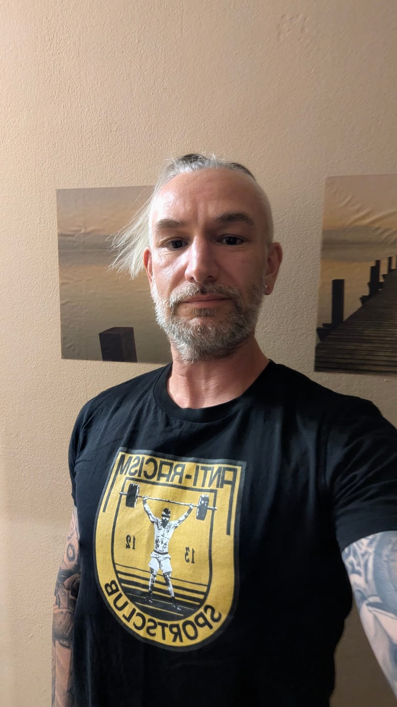 Customer photo review of Anti-Racism Sportsclub - Organic Unisex Shirt