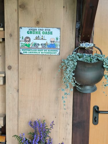 Customer photo review of Personalisiertes Gartenschild mit Namen und Hund