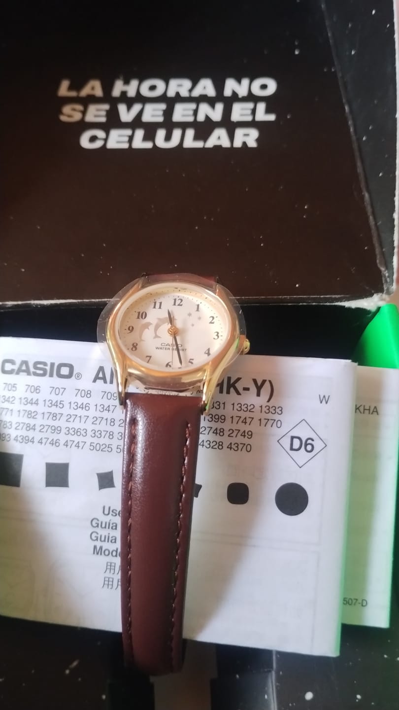 Customer photo review of Reloj Casio Análogo LTP-1094Q-7B9RDF Correa de Cuero Delfines