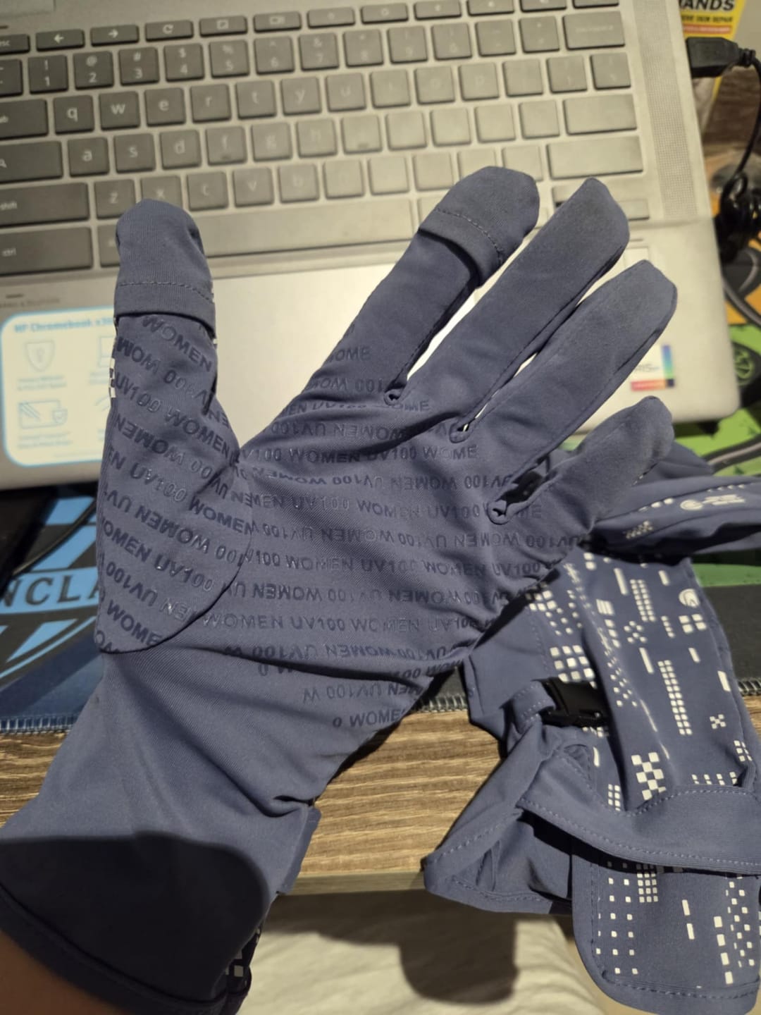 Customer photo review of UV Cut / Cool Touch - Anti-mosquito Gloves UPF50+