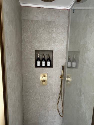 Customer photo review of 500ml Amber Glass Bottle with Stainless Steel Pump White Label