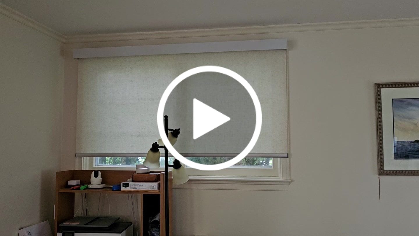 Customer video review of SmartWings Motorized Light Filtering Roller Shades 70% Blackout Linen