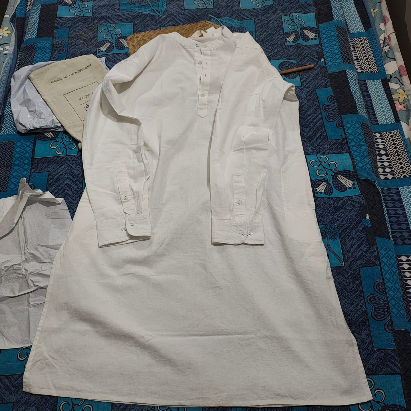 Customer photo review of White Airy Linen Long Kurta