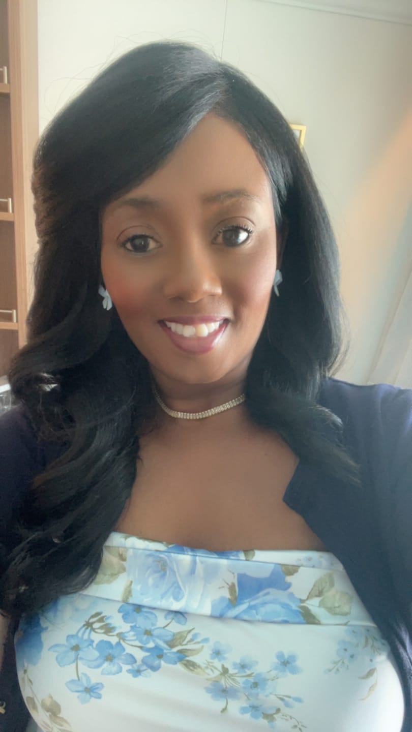 Customer photo review of Mane Concept Brown Sugar SkinBond Lace Glueless Pre-Cut 13x6 HD Lace Front Wig - BSSB210 13x6 GLUELESS 07