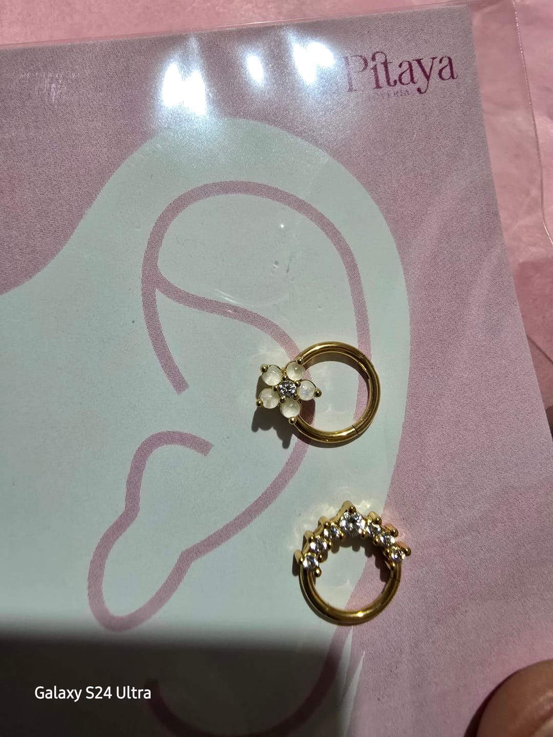 Customer photo review of Piercing Daith Queen Titanio