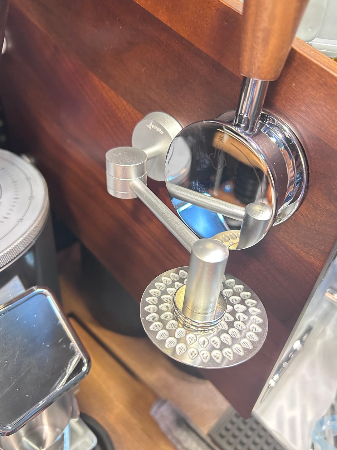 Customer photo review of Multi-Function Magnetic Puck Screen Holder