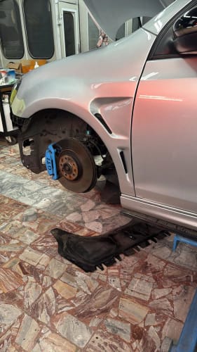 Customer photo review of Volkswagen Empero Designs Carbon Fiber Front Fenders for Golf MK6