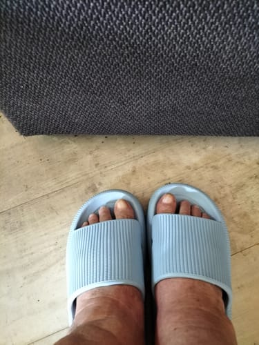 Customer photo review of HappyFlops Limited Editions
