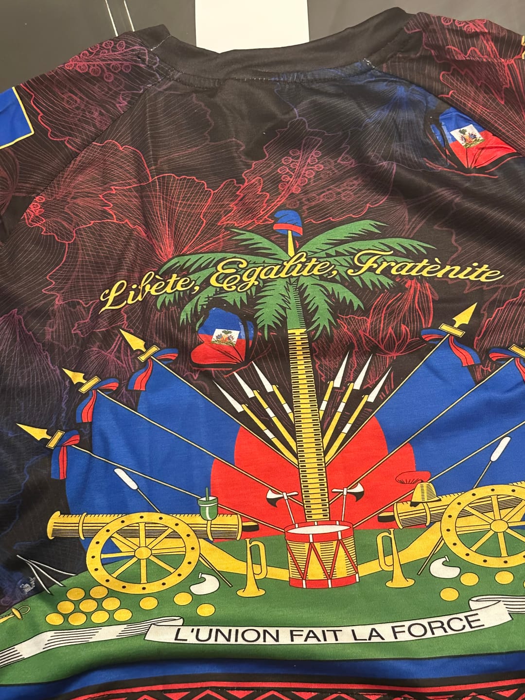 Customer photo review of Haitian Flag Day Raglan Cropped T Shirt La fete du drapeau Haitien LT01