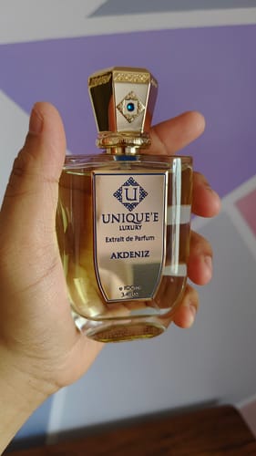 Customer photo review of Unique'e Luxury Akdeniz Extrait De Parfum For Unisex