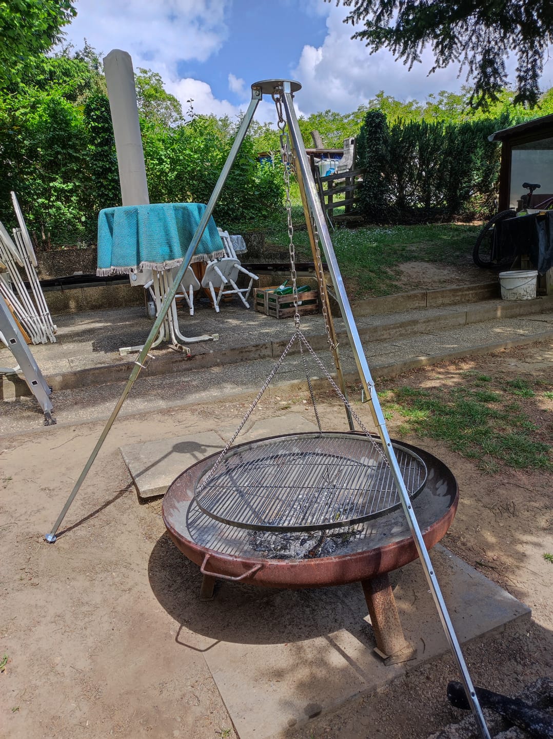 Customer photo review of Camping-Dreibein für Lagerfeuer