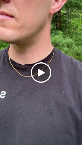 Customer video review of curb necklace
