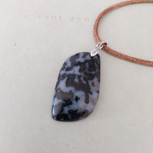 Customer photo review of Gabbro Pendentif