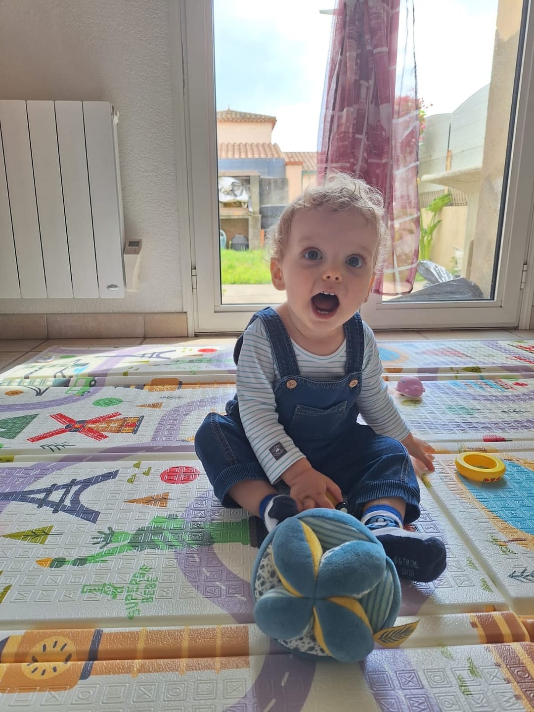 Customer photo review of Tapis Anti-Choc : Créez un grand espace de jeu !