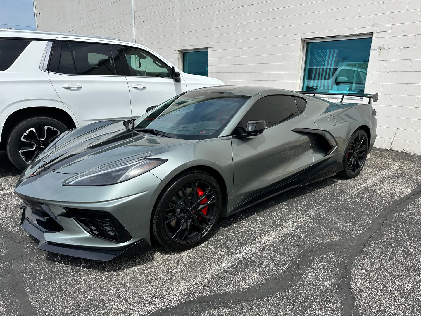 Customer photo review of Corvette C8 5VM Front Splitter (2-Piece Version) & Side Skirts