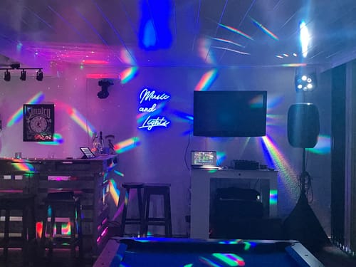 Jürgen P. review of LED-Neon Schriftzug Music
and
L... image 1 out of 1