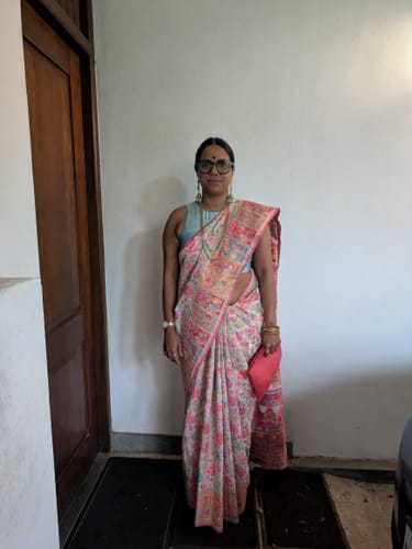 Customer photo review of Daisy White Woven Kashmiri Jamawar Silk Saree