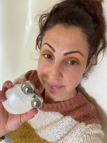 Customer photo review of Femvy Microcurrent Facial Toning Device