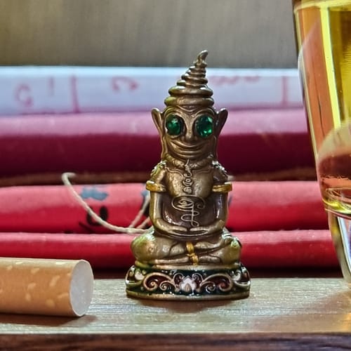 Customer photo review of Puissantes amulettes Phra Ngang - Vénérable Ajarn Winyu du Wat Thalat Thaï.