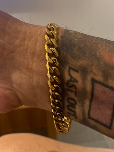 Customer photo review of 18k Gold Cuban Link Chain