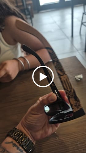 Customer video review of Mis Raíces Orange