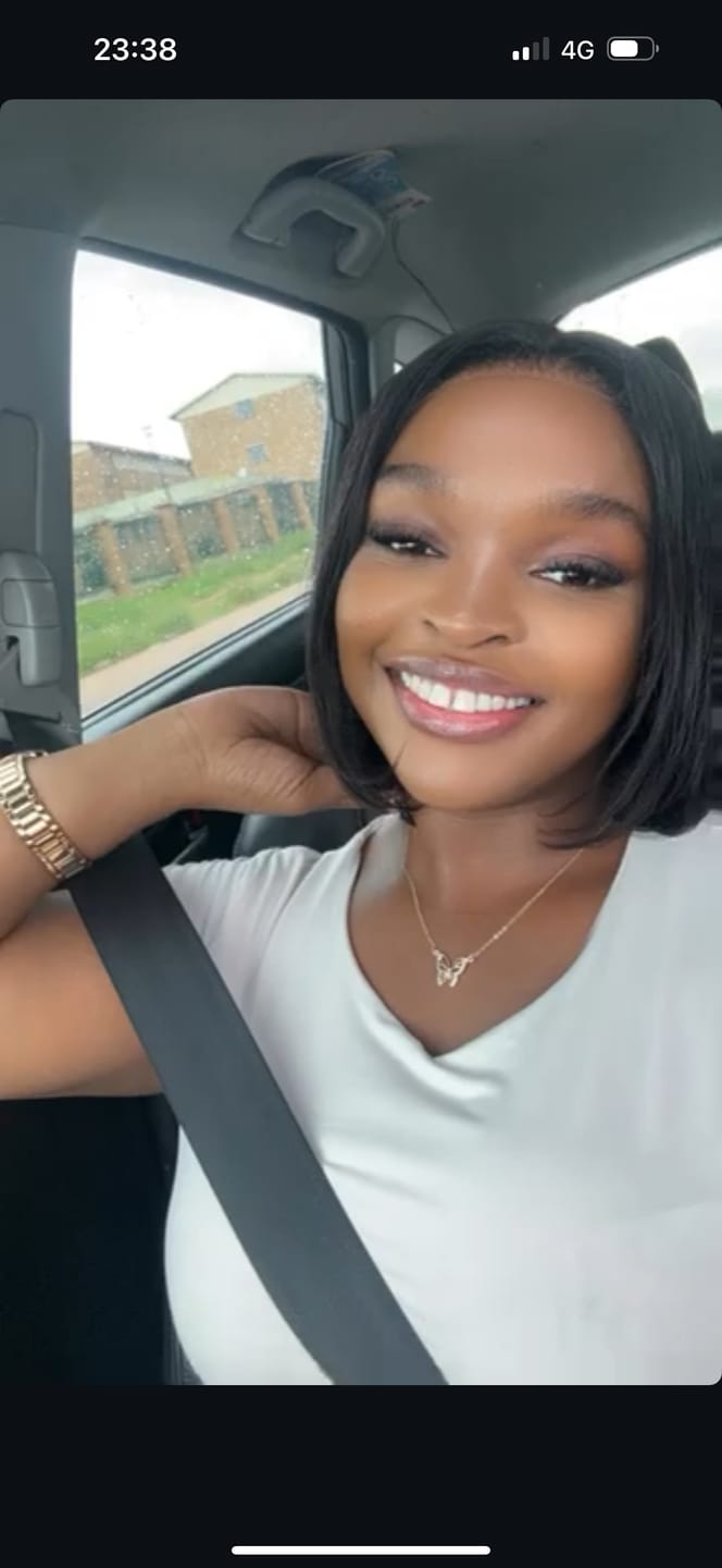 Customer photo review of Double Drawn Full Frontal Human Hair BOB Wig - Stunning and Natural Looking Wig