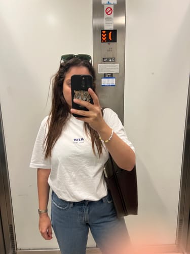 Customer photo review of EST טי צבי לוגו