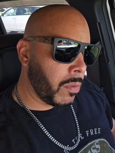 Customer photo review of Mis Raíces Black