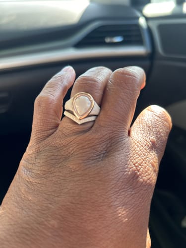 Customer photo review of Rinfit Silicone Rings for Women - New Metal-Framed with Stackable - Silicone Diamond Rings Wedding Bands Women