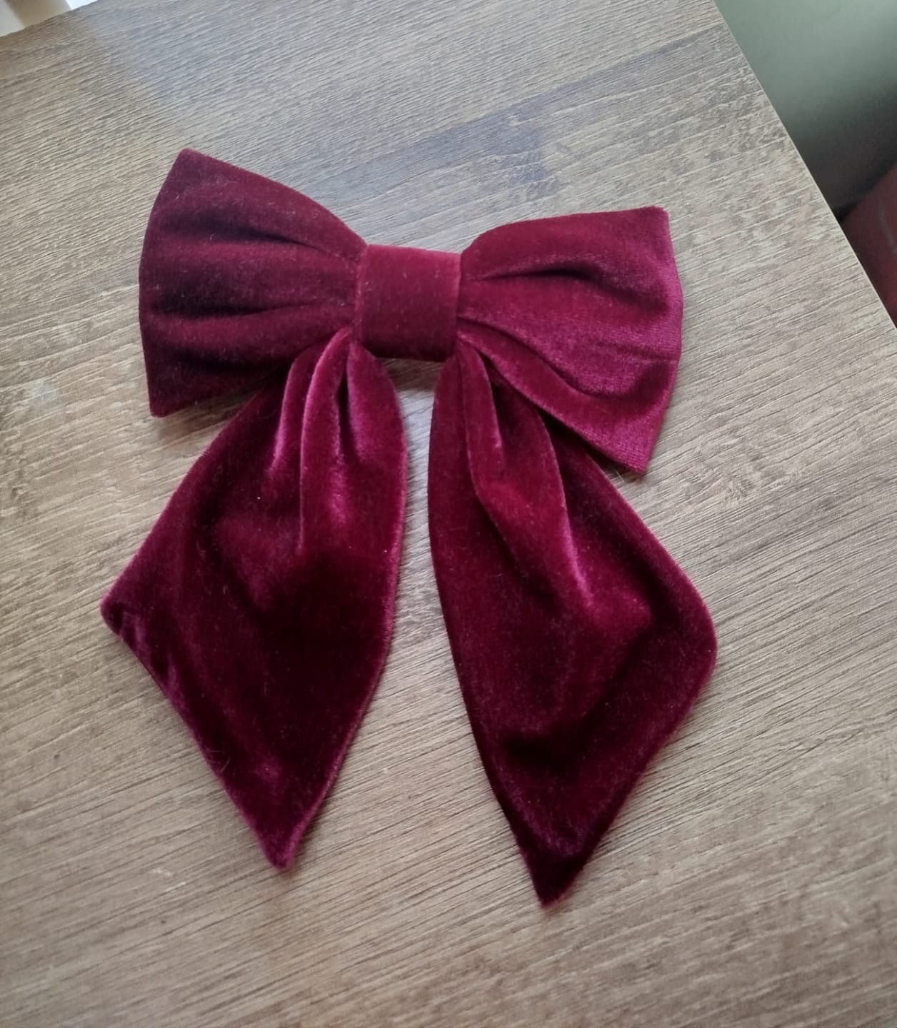 Customer photo review of Moño - Large velvet Bows