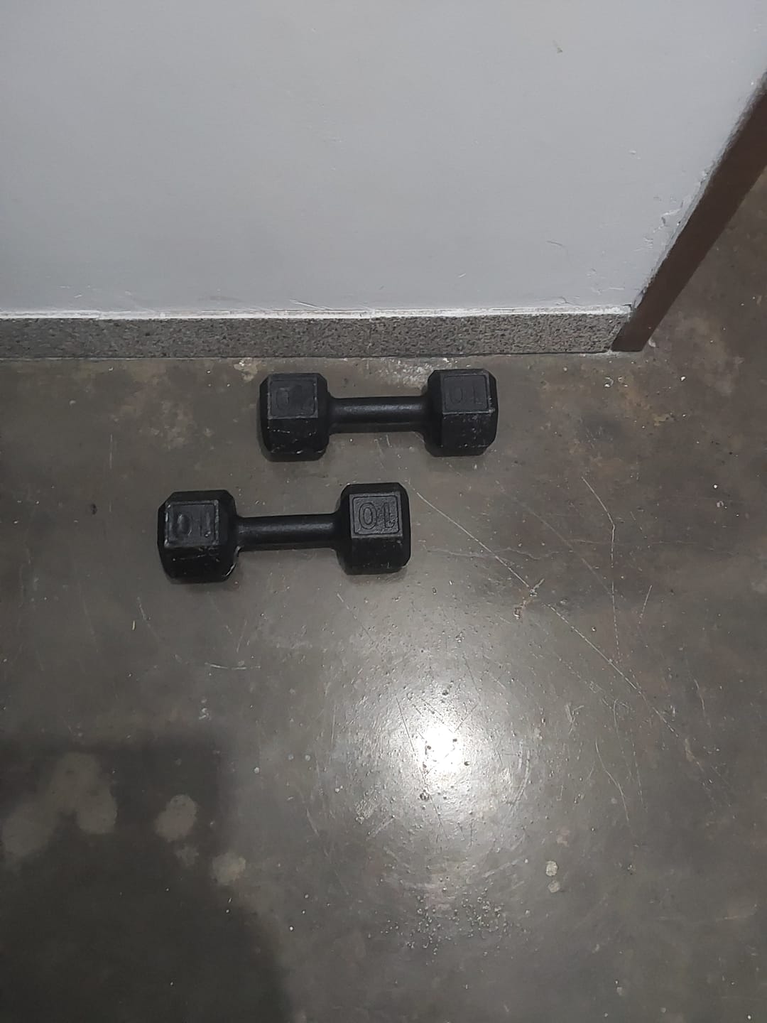 Customer photo review of Halter Dumbbell Sextavado Pintado
