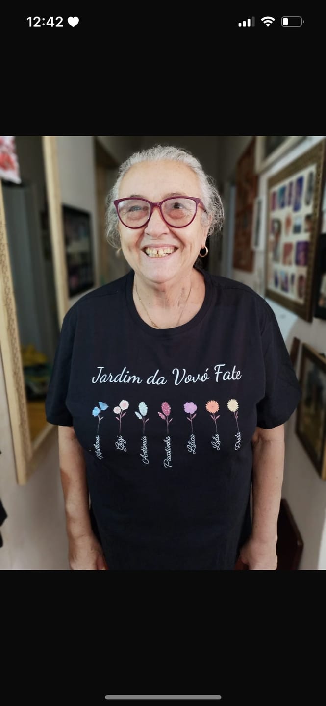 Customer photo review of Camiseta Personalizada Jardim da Vovó - PRETA - Algodão 100%