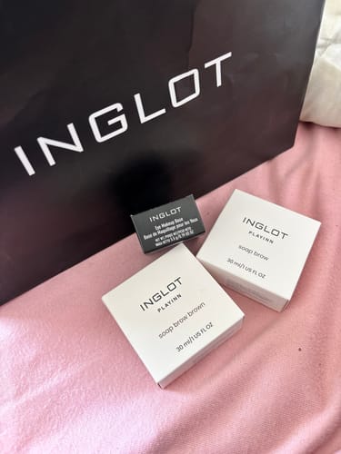 Customer photo review of Eye Makeup Base