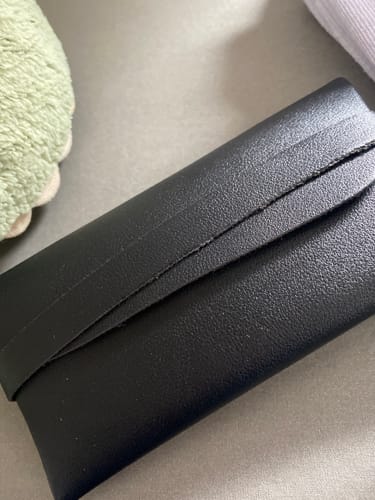 Customer photo review of FREE Sunglasses Leather Pouch + Suede Microfiber Cloth (Worth RM24.90)