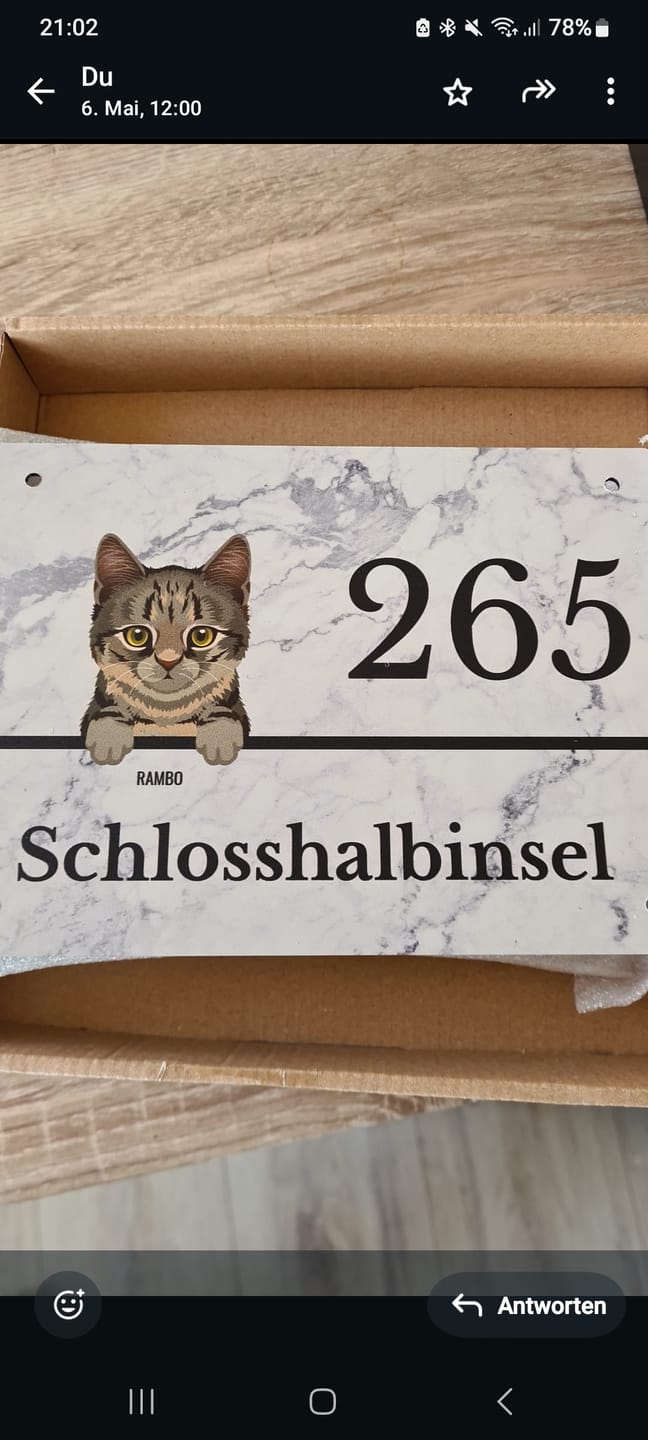 Customer photo review of Hausnummer mit Marmoroptik - Individuelles Türschild