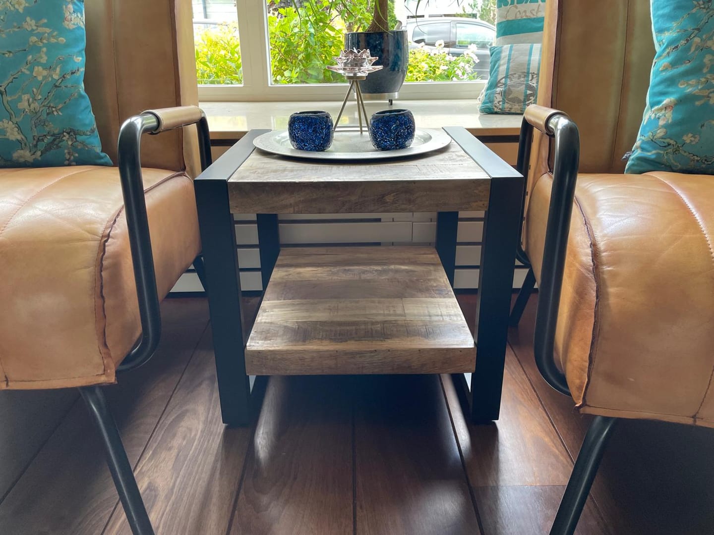 Customer photo review of Salontafel Bijzettafel Industrieel Design | Mangohout en Staal | 50x50x45