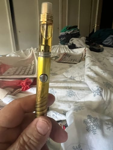 Customer photo review of Disposable Vape Pen 3.5 Grams Infused with Live Resin THC Blend - Gold Dreams Sativa