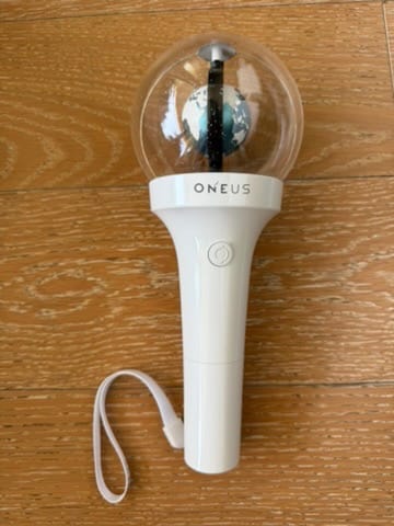 Customer photo review of ONEUS - OFFICIAL LIGHT STICK VER.2
