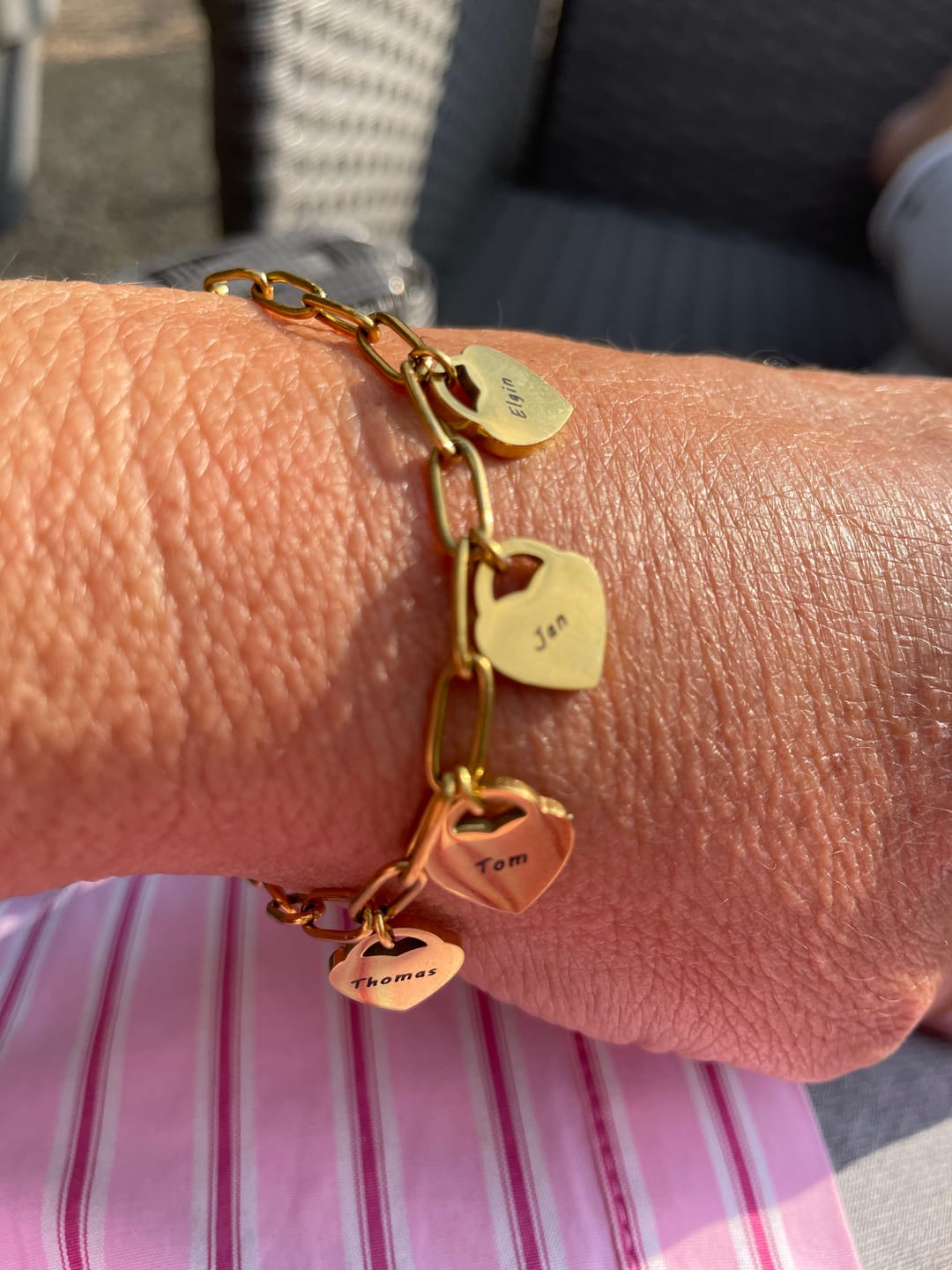 Customer photo review of Armband mit personalisierten Herzanhängern
