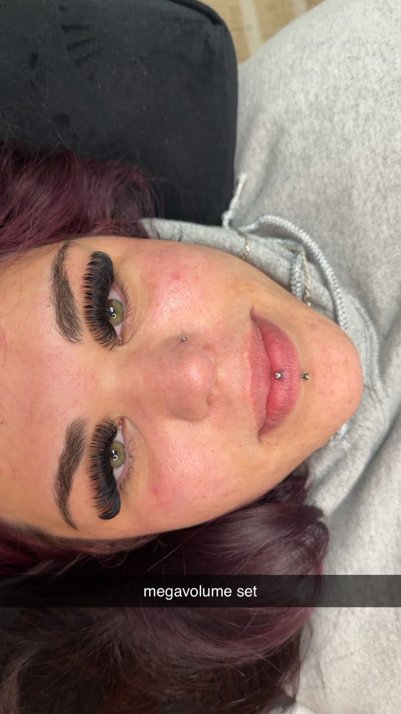 Customer photo review of Cashmere Volume Lash Extensions 0.03mm