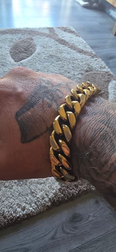 Customer photo review of 18k Gold Clasp Cuban Bracelet