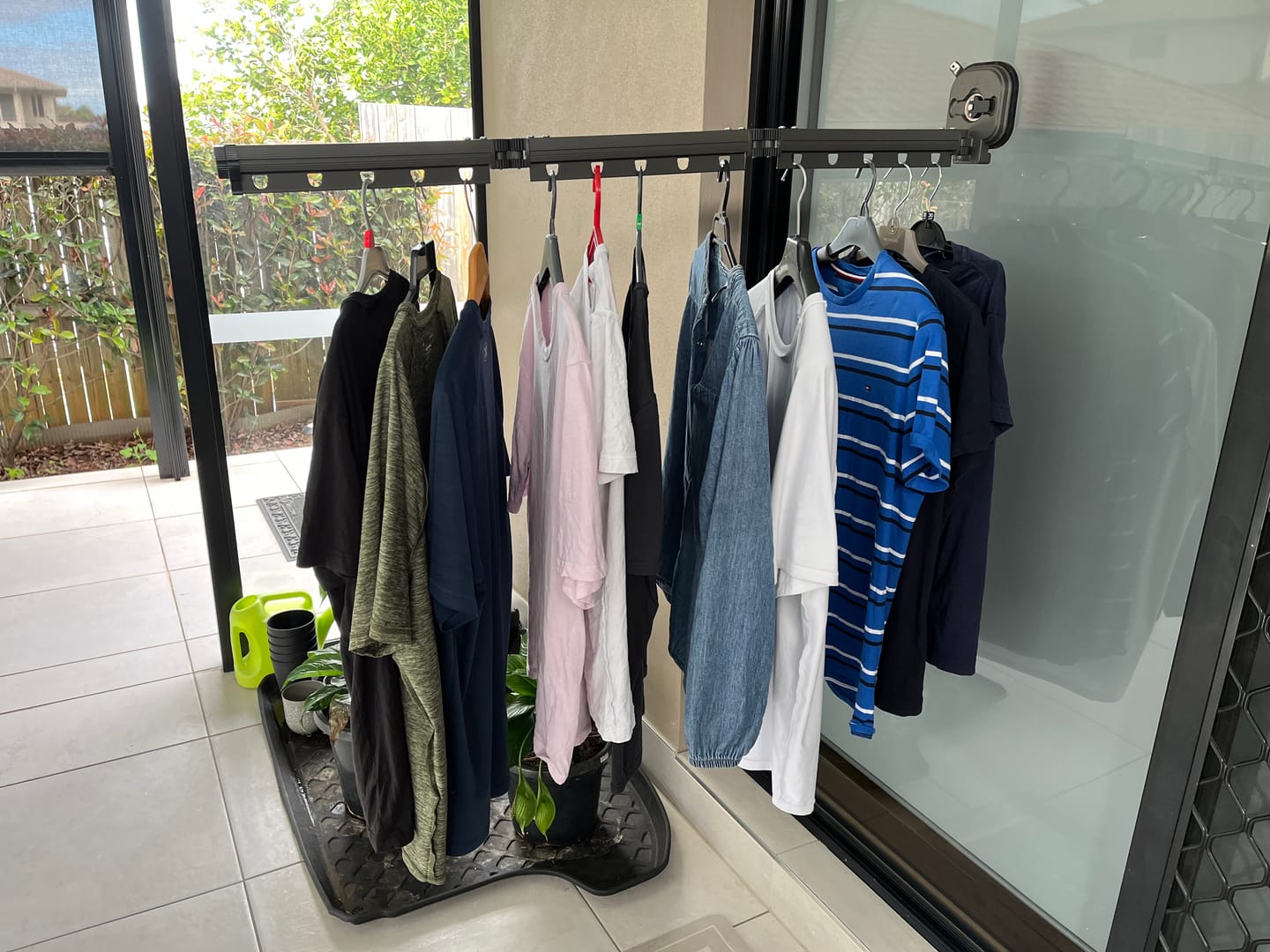 Customer photo review of Flowi™ Suction Clothes Hanger