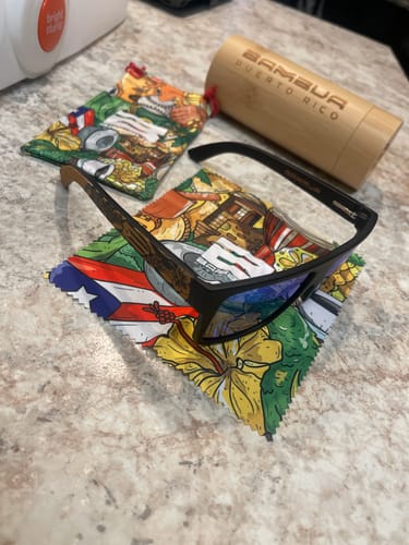 Customer photo review of Mis Raíces Blue