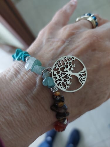 Customer photo review of Bracciale 7 Chakra con ciondolo albero della vita