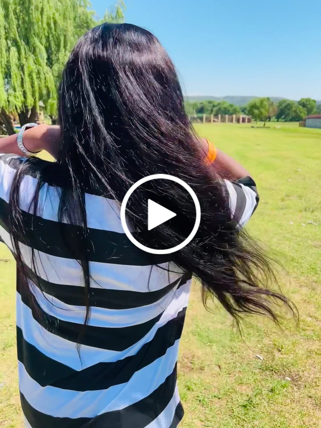 Customer video review of Wear And Go 18 - 32 inch 5x5 Lace Frontal Closure Glueless Straight Wig