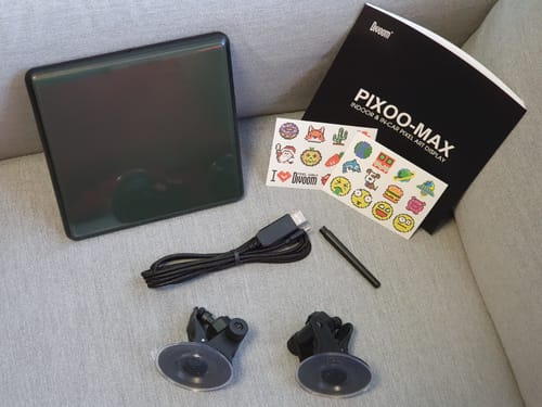 Customer photo review of Divoom Pixoo-Max WiFi Pixel Art 32x32 LED Display Girl & Boy Gift