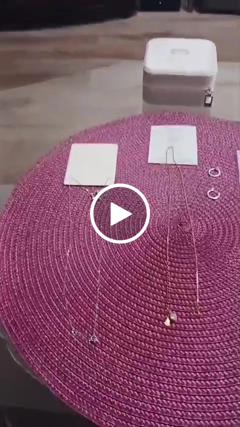 Customer video review of Collar My Name - Personalizado
