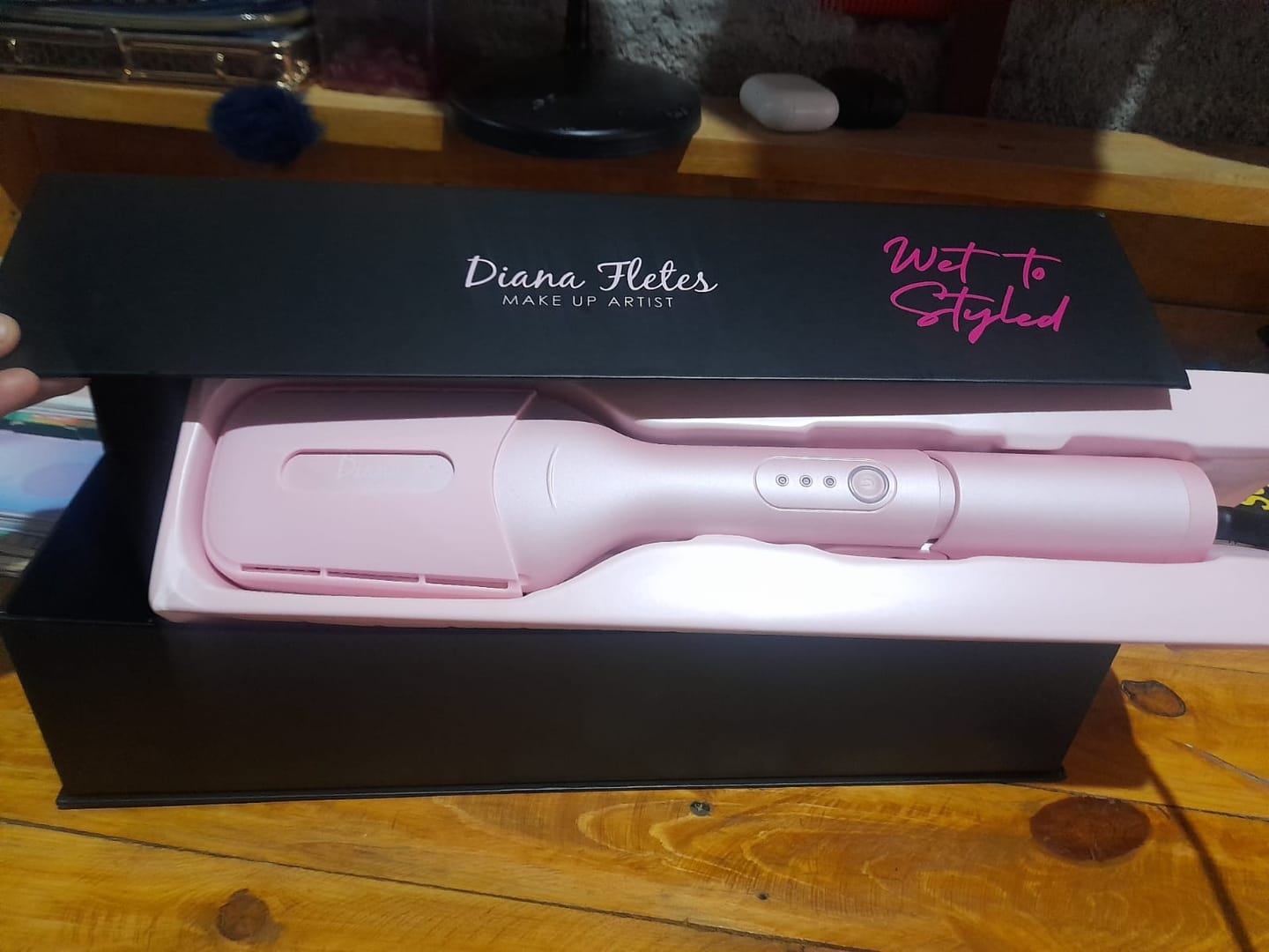 Customer photo review of Plancha 2 En 1 Diana Fletes Para Cabello Húmedo y Seco TiTanium Galvanizado