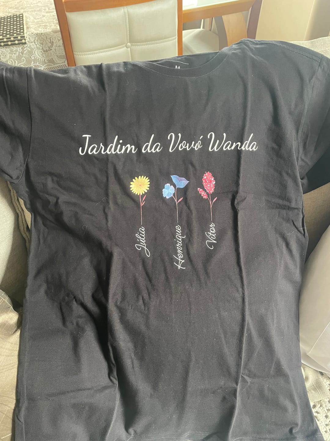 Customer photo review of Camiseta Personalizada Jardim da Vovó - PRETA - Algodão 100%